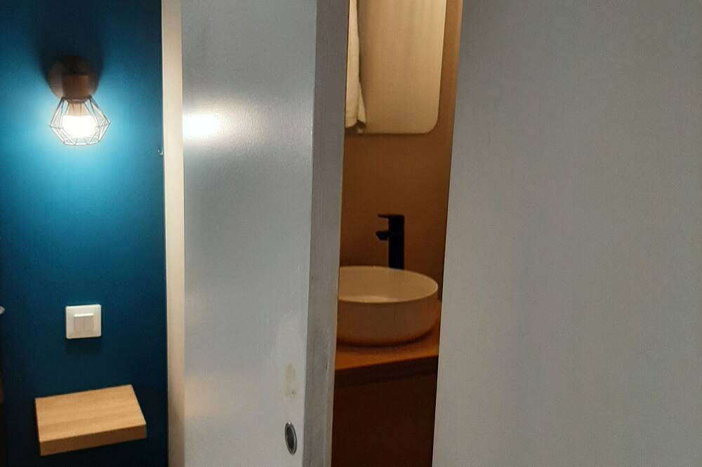 Apartamento entero, Apartamento '107 - T2 Acogedor' con Wi-Fi y Aire Acondicionado in Bourg-Saint-Andéol, Privas