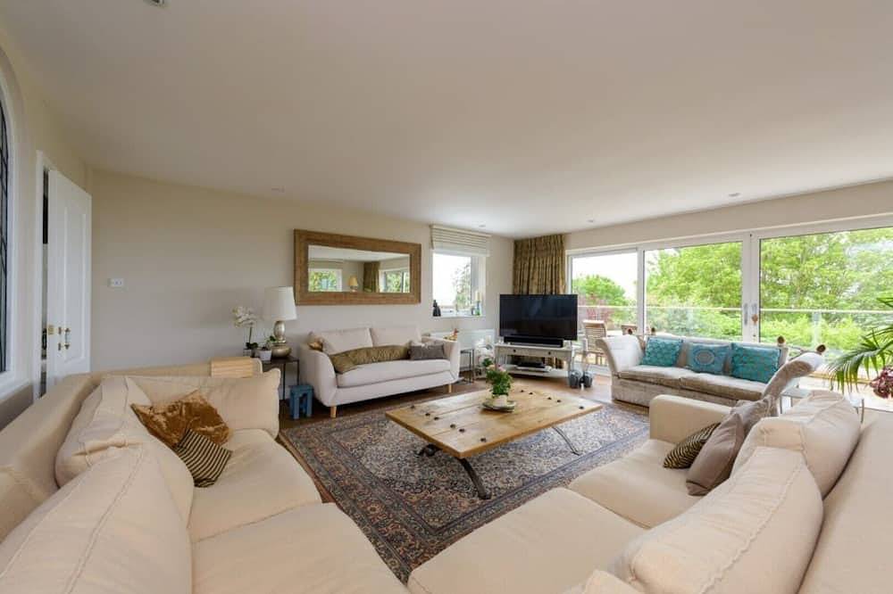 The Chestnuts\nluxury self catering accommodation in Glastonbury in Glastonbury, Somerset