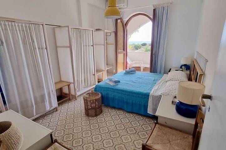 [Vista Mare] Su tre piani con giardino in Falerna Marina, Falerna