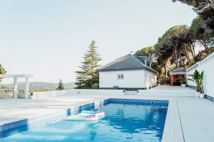 Casa rural para 11 personas, con vistas y sauna además de piscina y jardín en Dosrius - 2