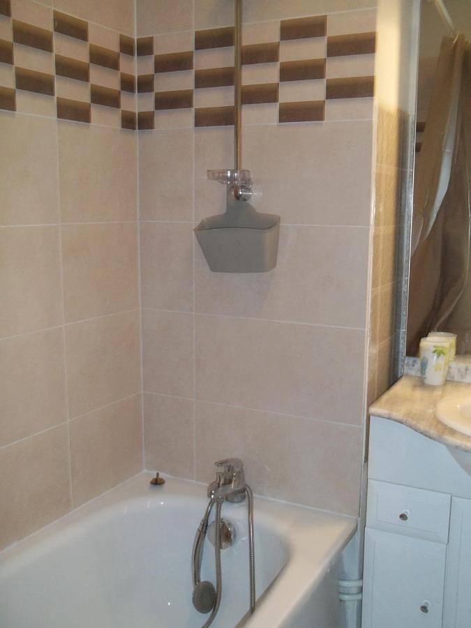 Gîte pour 4 personnes, avec piscine ainsi que vue et balcon à Luz-Saint-Sauveur - 3