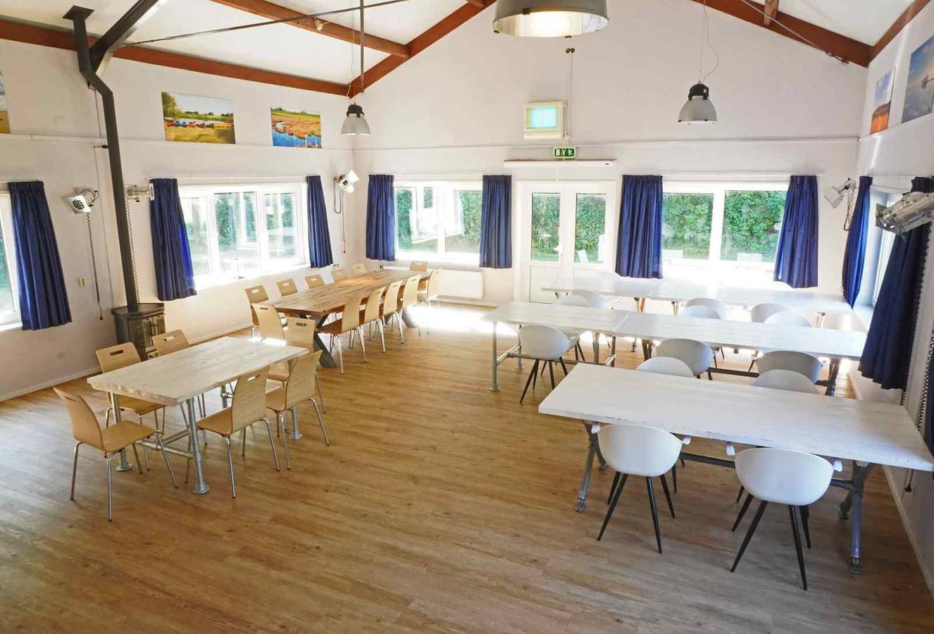 Große 36 Personen Gruppenunterkunft in Brouwershaven nah Grevelingensee. in Brouwershaven, Zeeuwse Kust