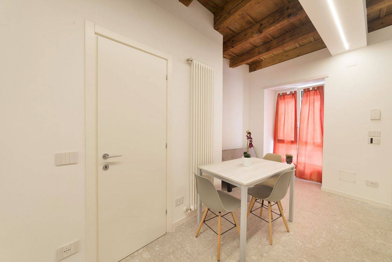 Entire apartment, Modern apartment with 3 sleeps. in Centro Storico di Verona, Verona