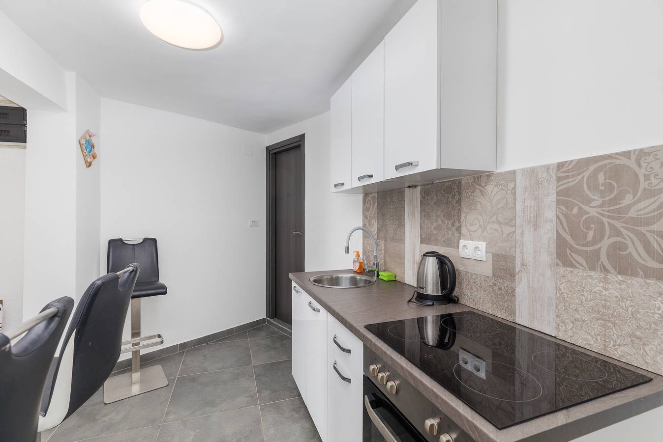 Ganze Wohnung, Studio Appartement mit Terrasse und Meerblick Duce, Omis -b in Dugi Rat, Omis-Riviera
