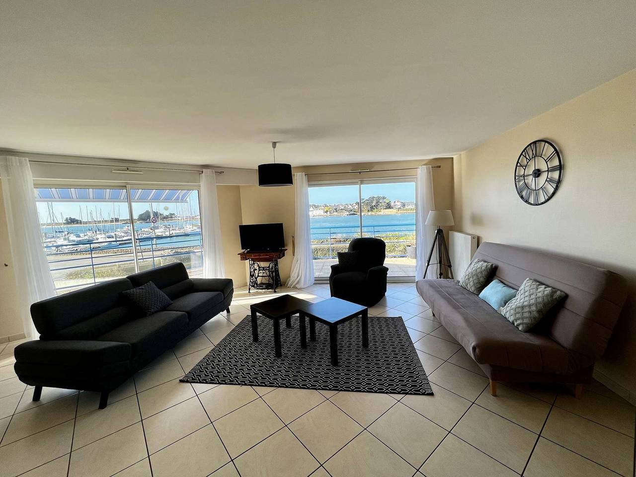 Apartamento entero, Amplio apartamento 3P en Étel - Terraza - Vista al puerto - Wifi - Parking in Étel, Côte des Mégalithes