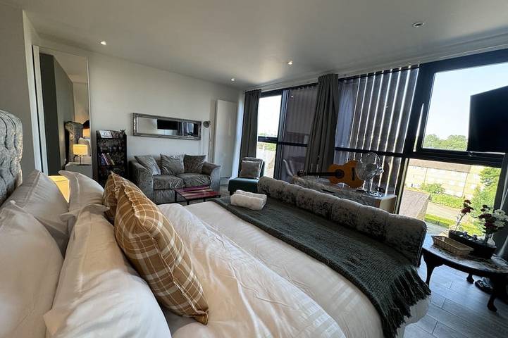 Bed and breakfast for 2 people in London