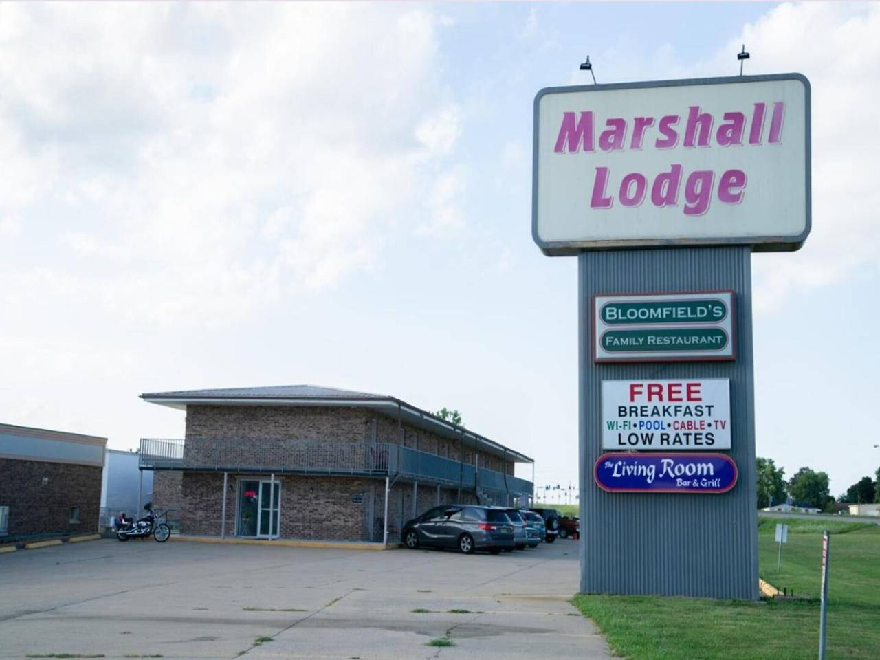 Ganze Wohnung, Kingsize-bett Mit Küchenzeile Nichtraucher in Marshall (MO), Missouri
