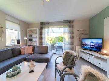 Ferienhaus für 8 Personen, mit Terrasse und Sauna sowie Garten in Zeeland