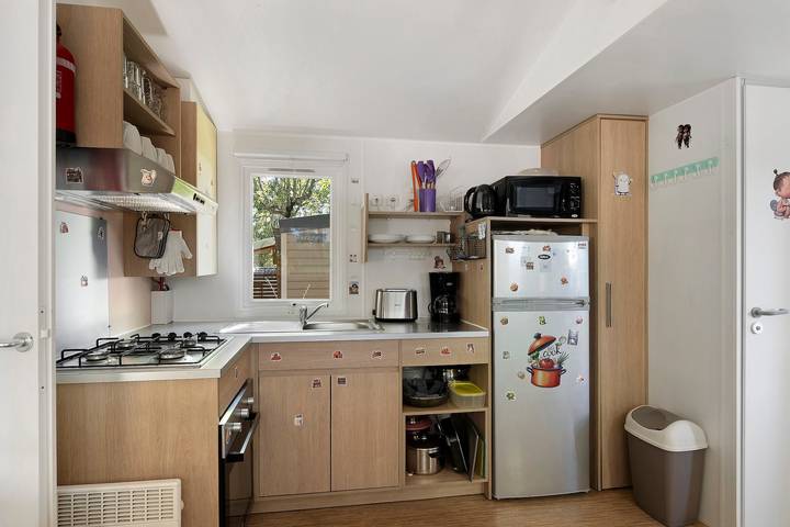 3-Bedroom Mobile Home with Air Conditioning, Shared Pool and Private Terrace in Lagorce, Ardèche