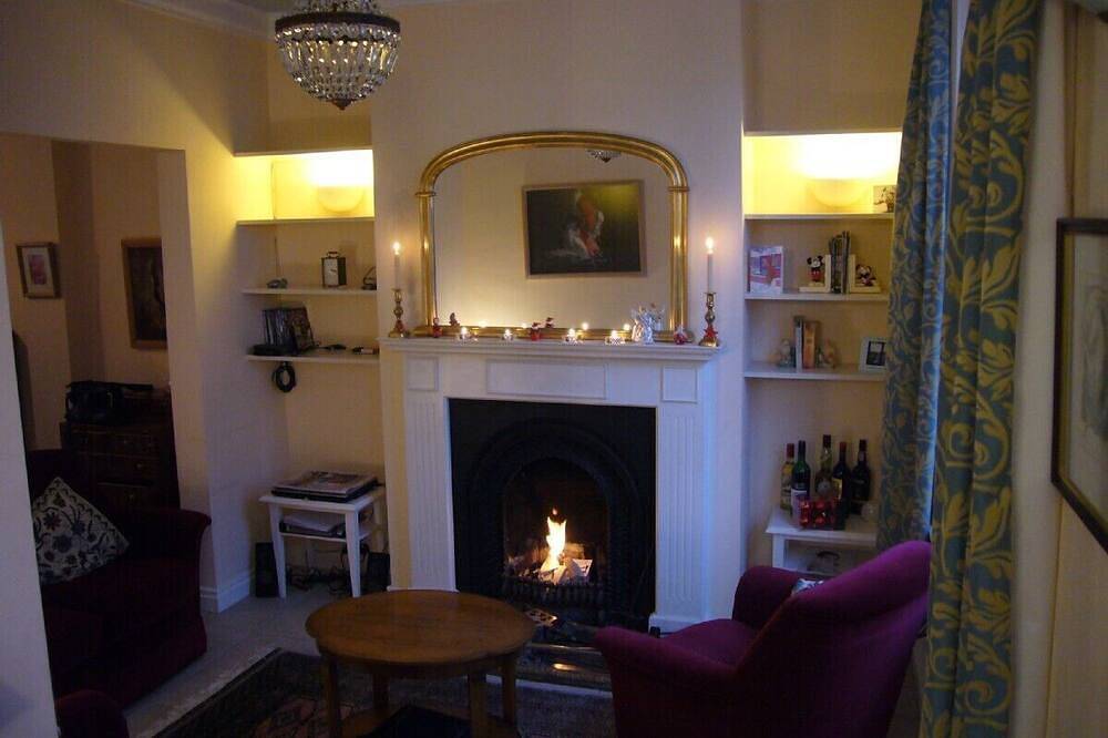 Holiday Home for 4 People in Hastings, High Weald