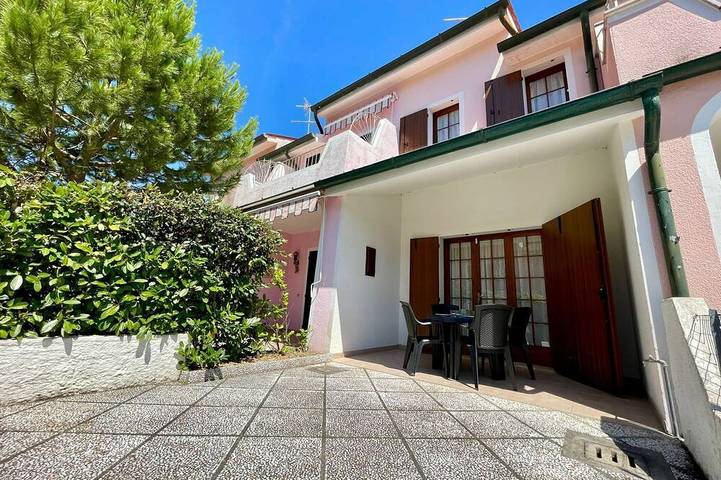 Ferienhaus für 6 Personen, mit Balkon und Pool in Caorle