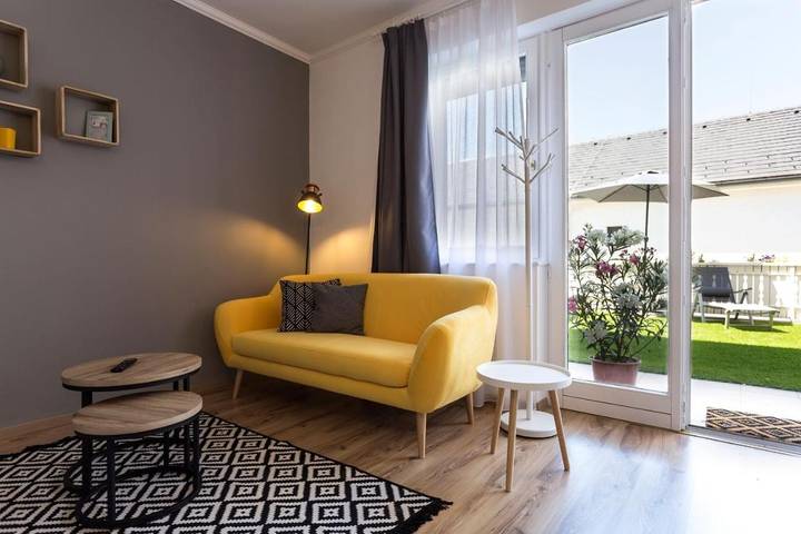 Ferienhaus für 4 Personen, mit Terrasse und Garten sowie Seeblick und Ausblick in Keszthely