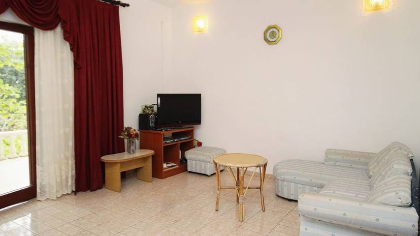 Ferienwohnung für 8 Personen, mit Terrasse in Vrsi - 2