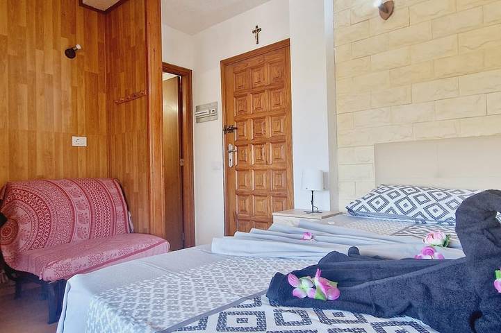 Entire apartment, Beautiful Small Studio on Rooftop, Ocean View in Playa de las Galletas (Arona), Arona