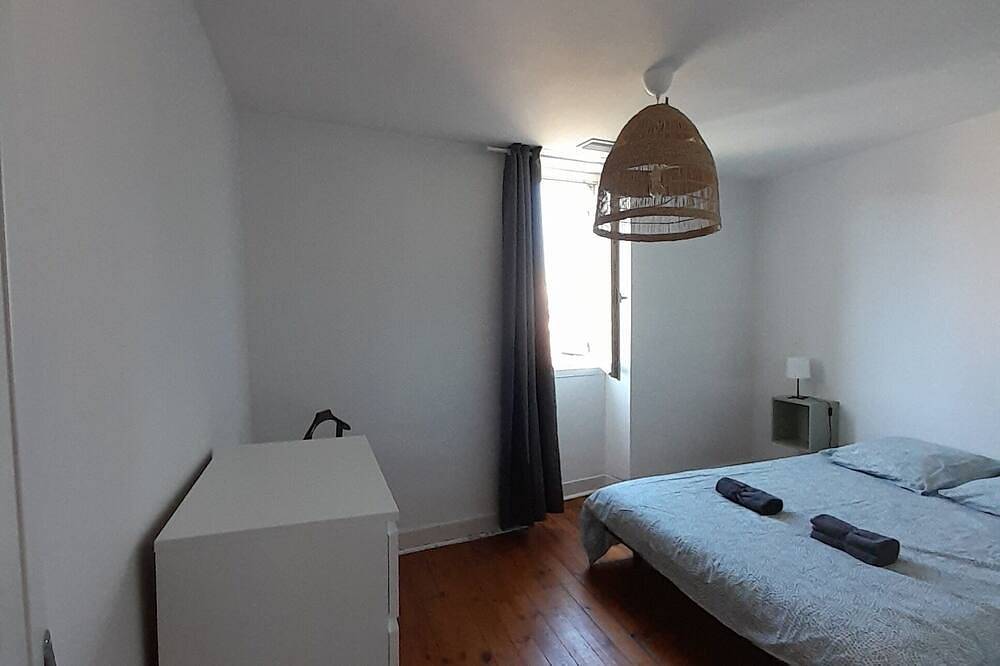 Entire apartment, Charmant Appartement Brive Centre in Brive-la-Gaillarde, Brive-la-Gaillarde region