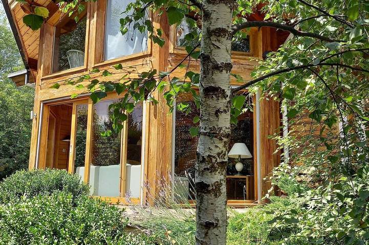 Chalet pour 8 personnes, avec terrasse ainsi que jardin et jacuzzi à Bolquère