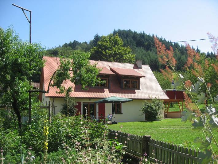 Ferienhaus für 4 Personen, mit Sauna und Whirlpool sowie Garten in Baden-Württemberg