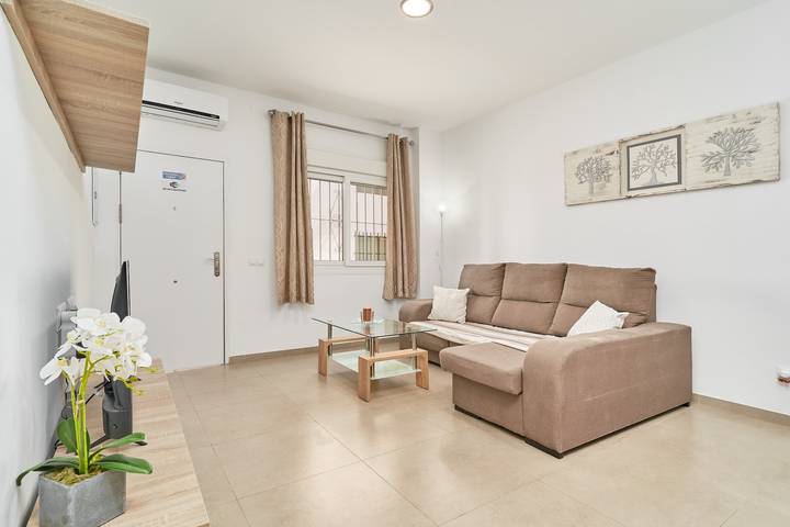 Entire apartment, Apartment 'Apartamento La Dorada' with Wi-Fi and Air Conditioning in Nerja, Cordillera Penibética