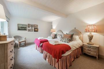 Holiday Home for 14 People in Blakeney, Norfolk, Photo 4