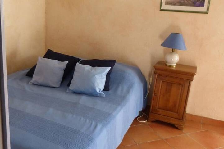 Gîte pour 4 personnes, avec jardin et piscine à Belgentier - 3