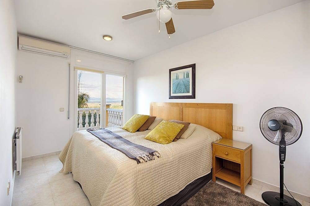 Elegant Albera House with pool, terrace and exceptional views in Palau-saverdera, Upper Empordà