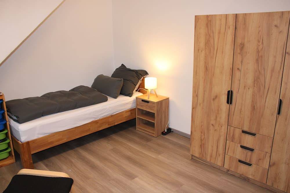 Ganze Wohnung, Gemütliche Ferienwohnung mit Balkon in Oberhausen und guter Verkehrsanbindung in Oberhausen, Ruhrgebiet