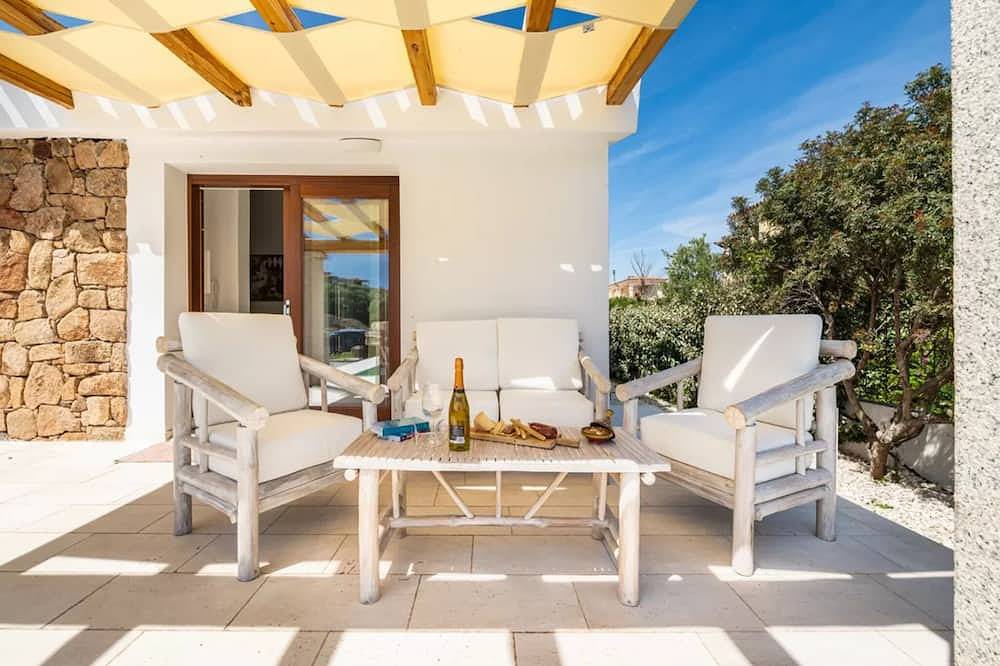 Elegante villa con piscina privata a San Teodoro in Suaredda, San Teodoro