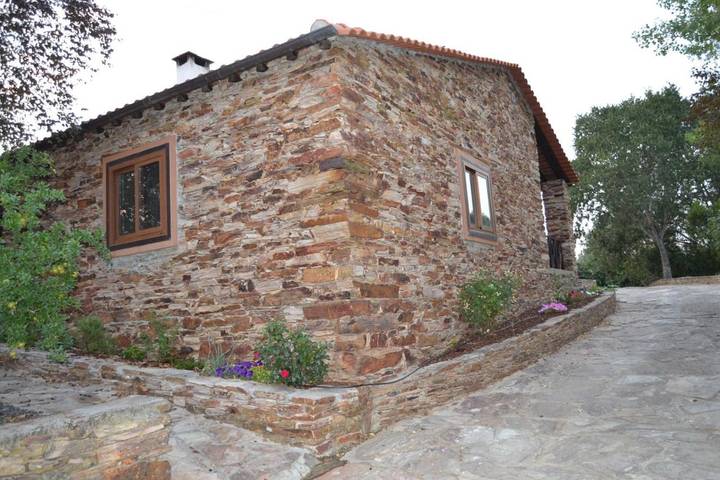 Casa de férias para 7 pessoas, com Jacuzzi e Terraço e ainda Jardim and Vista em Município de Mirandela