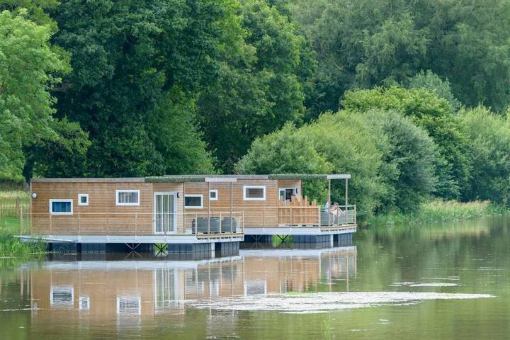 Camping pour 4 personnes, avec Terrasse ainsi que Jardin et Vue