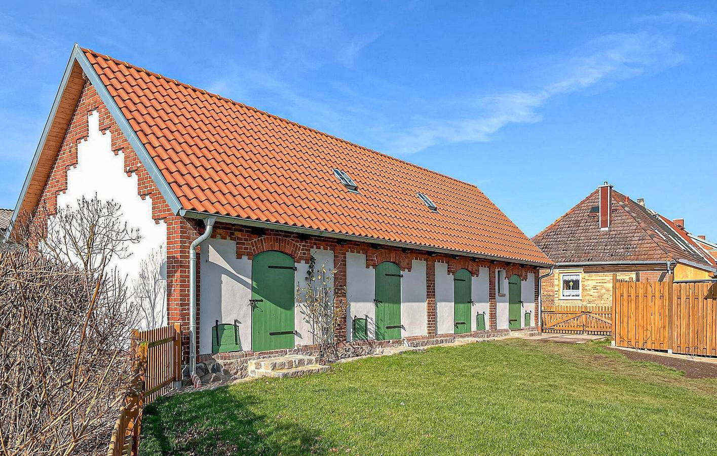 Cozy Apartment with Parking, TV, WiFi & Dishwasher in Hohen Demzin, Swiss of Mecklenburg