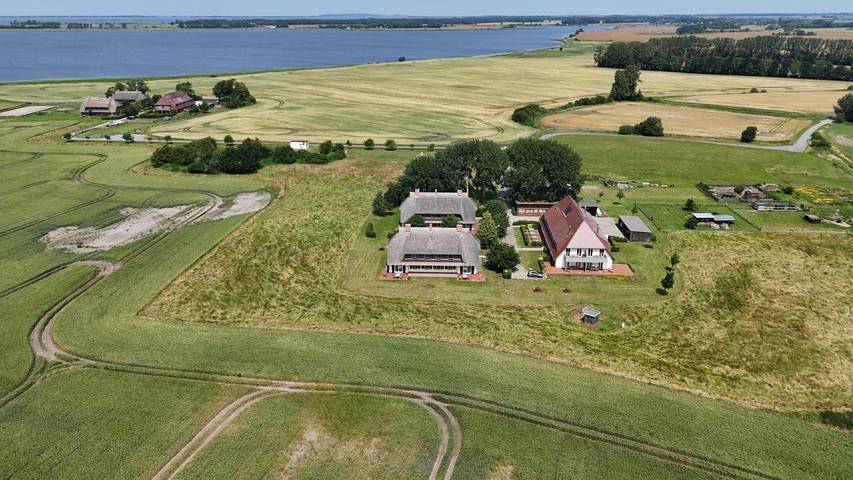 Landhaus für 2 Personen, mit Terrasse und Garten sowie Sauna und Seeblick