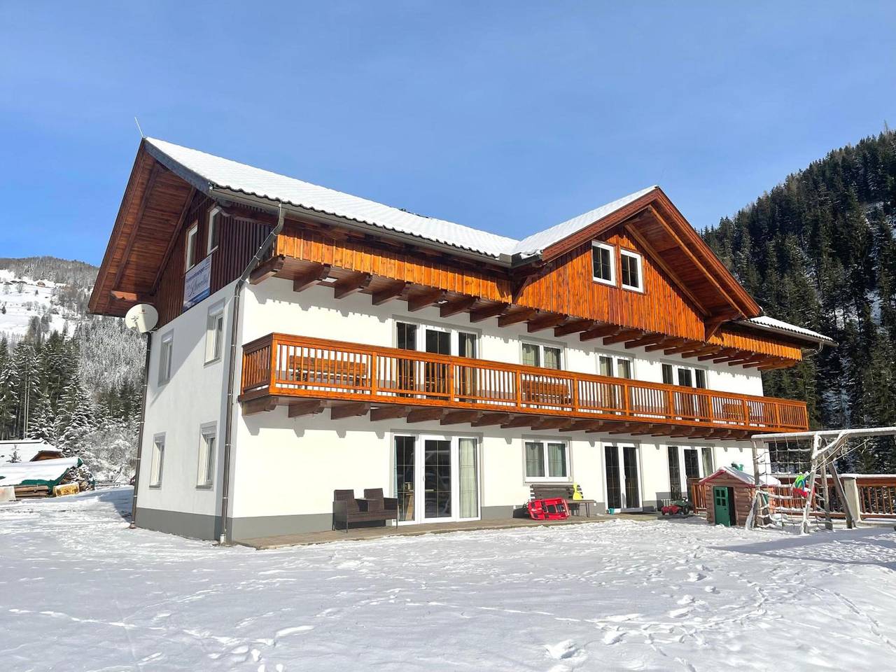 Ganze Wohnung, Ferienwohnung 'Zum Klammlhof' mit Bergblick, privater Terrasse und Wi-Fi in Reichenau (Österreich), Nockberge
