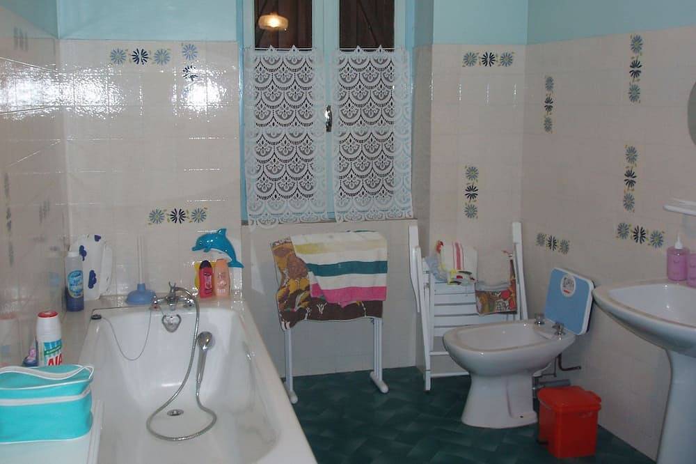 Sehr Schönes Landhaus In Einer Schönen Umgebung in Montesquieu (Tarn-et-Garonne), Tarn-et-Garonne