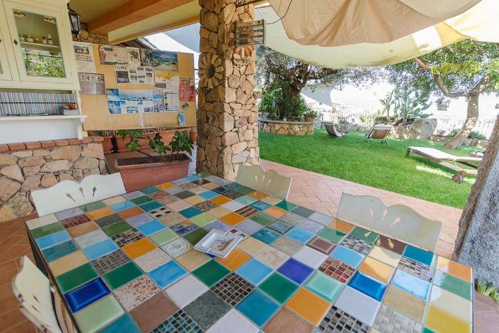 Location de vacances pour 3 personnes, avec jardin et vue, animaux acceptés à Loceri - 4