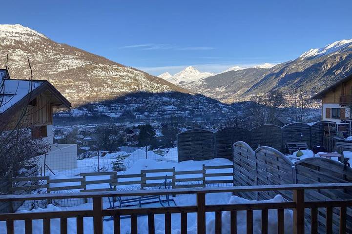 Location de vacances pour 6 personnes, avec jardin à Villar-Saint-Pancrace