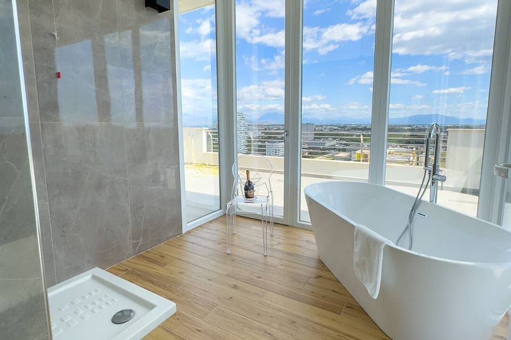 Sunshine - Lilibeth Luxury Suites Salerno in Salerno, Tyrrhenian Coast Campania