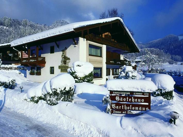 Ferienwohnung für 5 Personen, mit Balkon und Terrasse sowie Garten und Sauna in Unterwössen