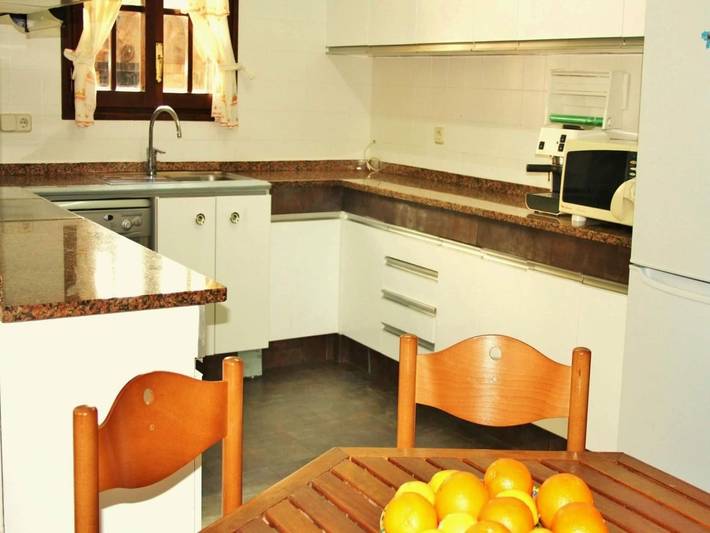 Casa rural para 10 personas, con piscina además de jardín y balcón, Se admiten mascotas en Sant Pol de Mar - 3