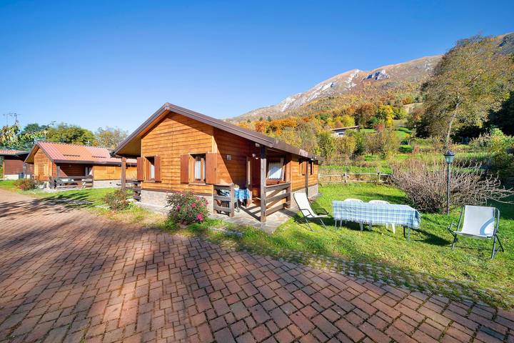 Chalet "Casa Rododendro" mit Bergblick, Wlan & Garten in Gemeinde Barzio, Westliche Bergamo-Alpen