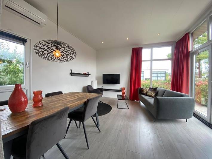 Freistehendes Staysmart Chalet 16c mit Garten, Terrasse & Parkplatz in IJssel