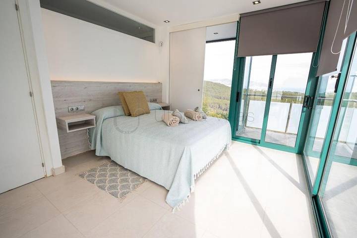 Chalet para 9 personas, con piscina además de jardín y vistas en Provincia de Barcelona - 4