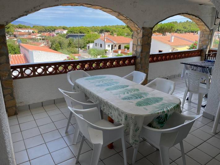 Chalet para 4 personas, con terraza y jacuzzi, Se admiten mascotas en Provincia de Gerona - 3