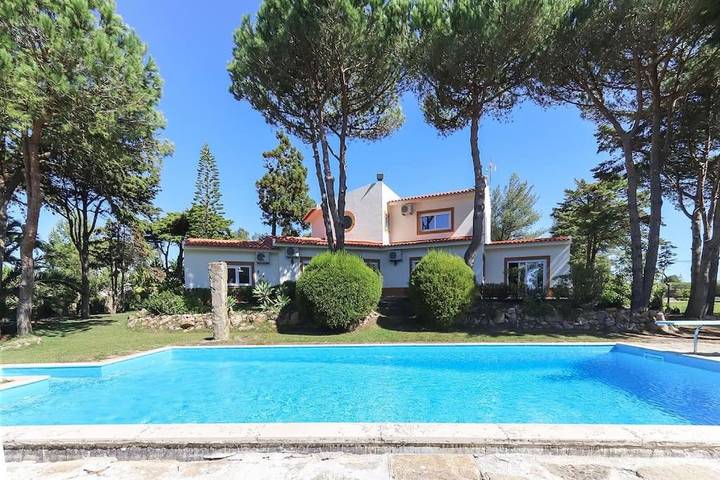 Chalet para 8 personas, con jardín además de piscina y terraza en Costa de Estoril