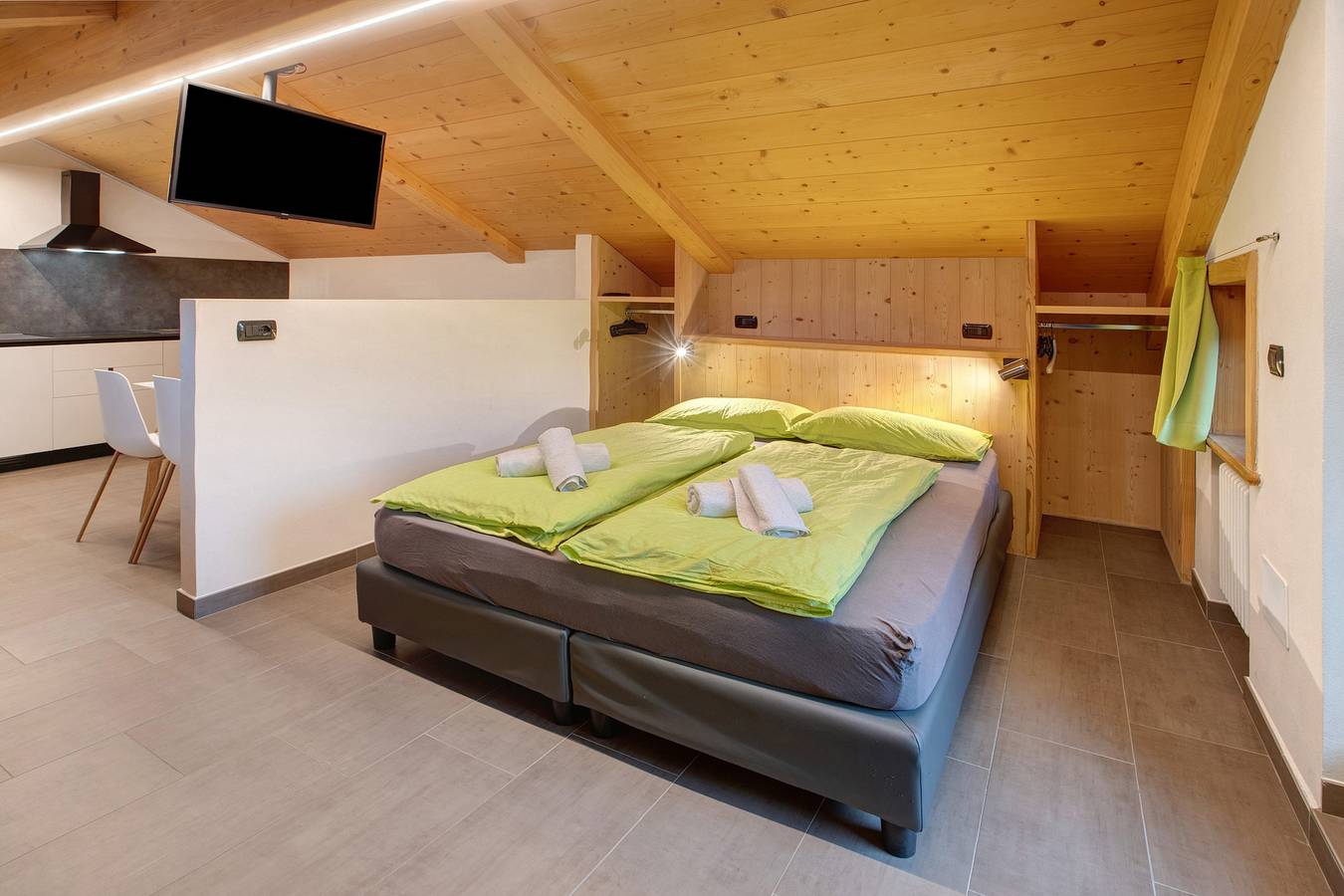 Gehele studio, Studio Appartement 'Crystal 4' met gedeeld terras, balkon en Wifi in Livigno (Town), Livigno