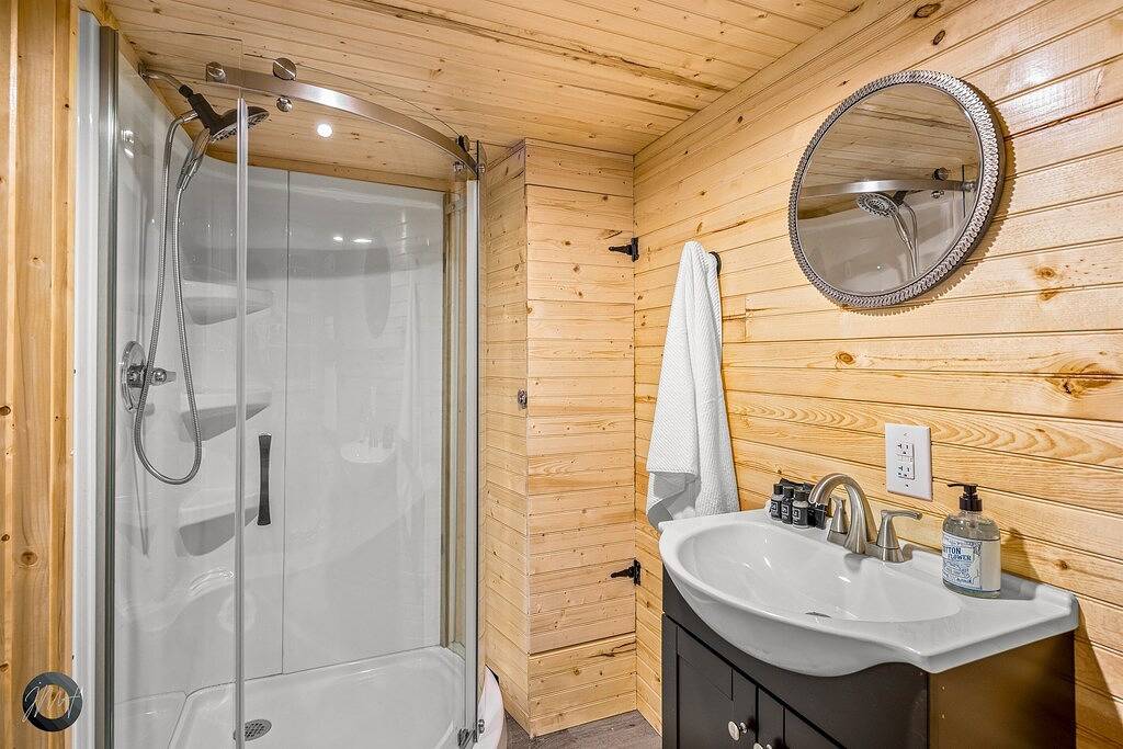 The Drop Inn: Trailside Tiny Home in the Heart of Bentonville in Bentonville, Ozark Mountains