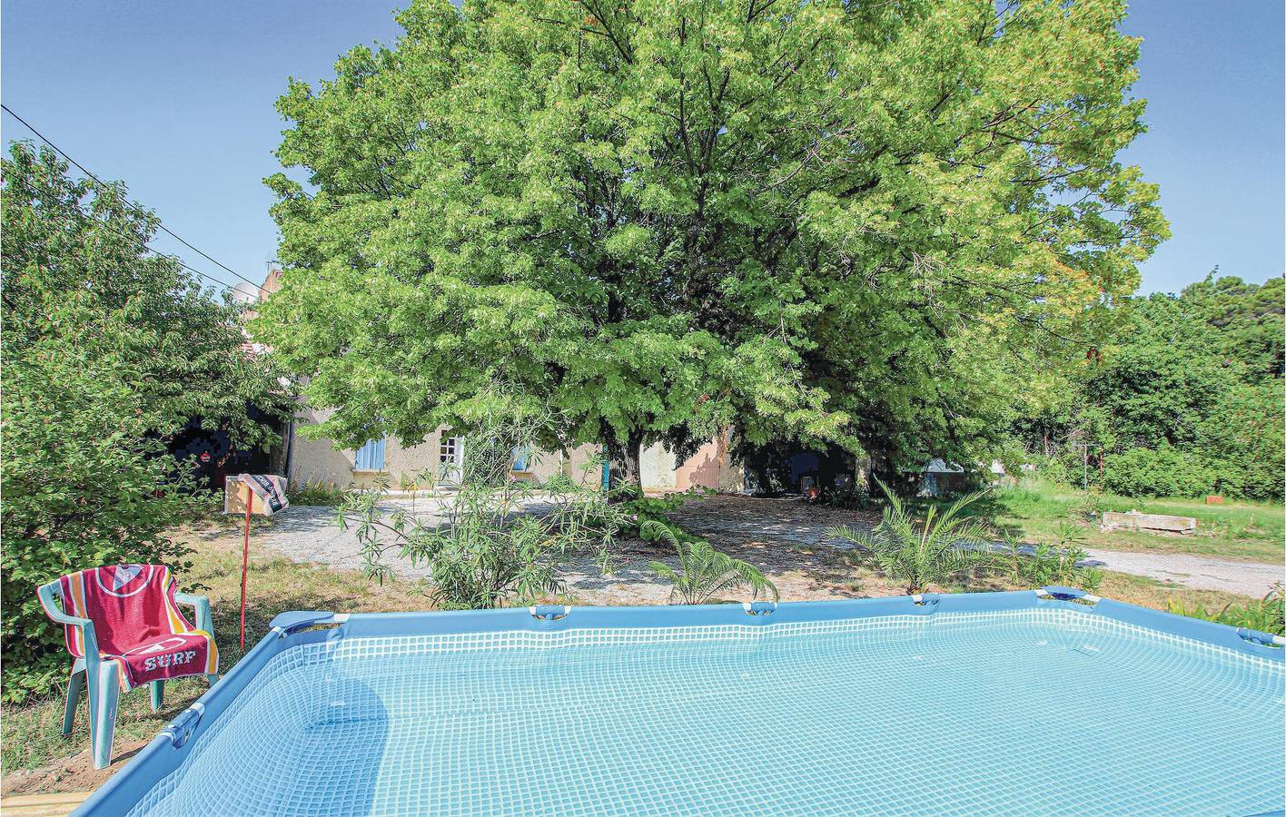 Retiro junto a la piscina a 1 km del centro de Visan in Visan, Enclave de Valreas