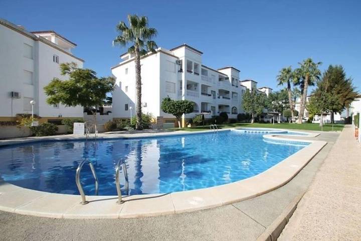 Apartamento de vacaciones para 5 personas, con vistas además de piscina y terraza - 1