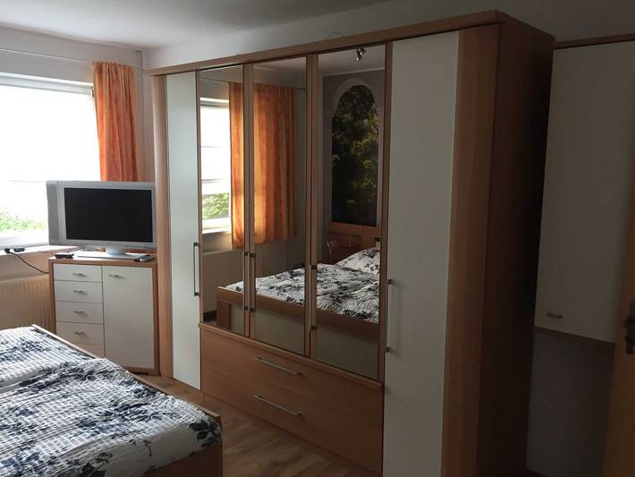 Ferienwohnung für 7 Personen, mit Terrasse und Garten, kinderfreundlich in Neustrelitz - 4