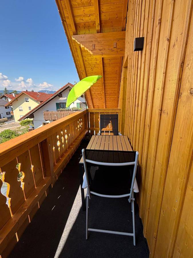 Ferienwohnung für 4 Personen, mit Balkon und Seeblick sowie Ausblick