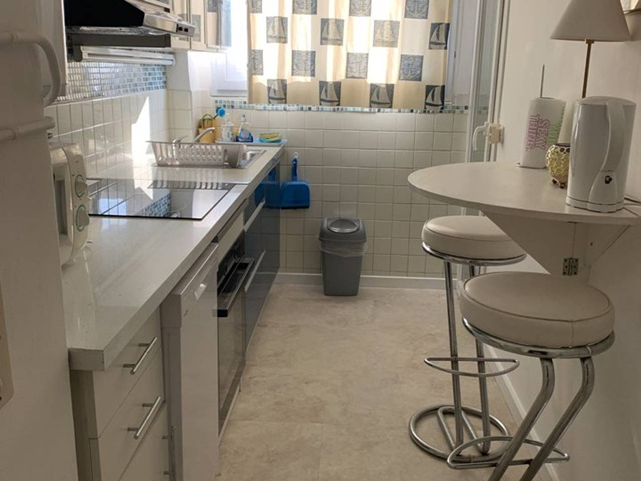 Apartamento entero, Apartamento en primer piso con estacionamiento, cerca de la playa y comercios, Hyères in Hyeres, Parque nacional Port-Cros